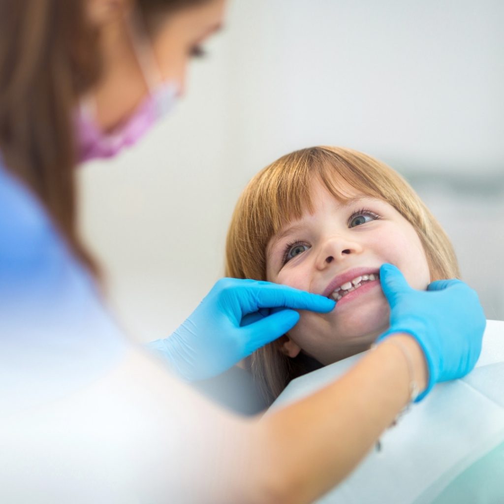 ¿Cuándo llevar a mi hijo/a al dentista?